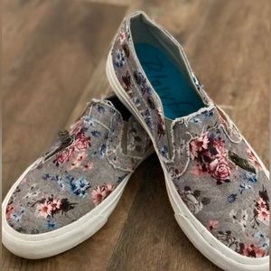 Blowfish Gray Floral Slip-ons Size 7